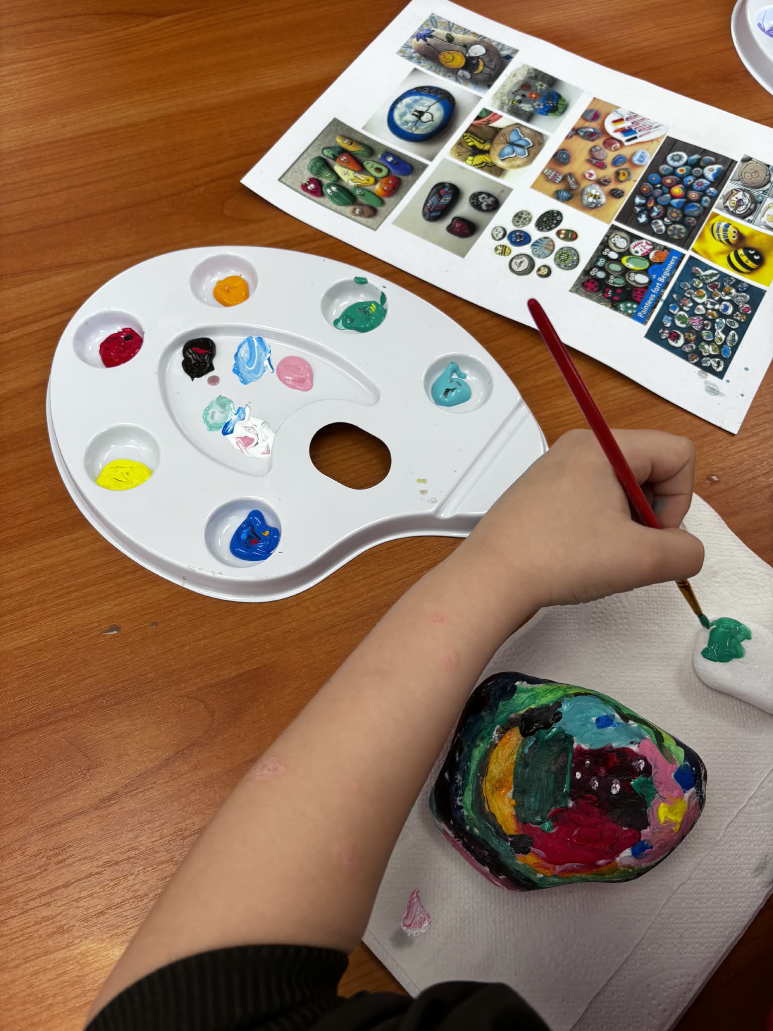 Zdjęcie z wykonywania prac "Kamyczki radości"